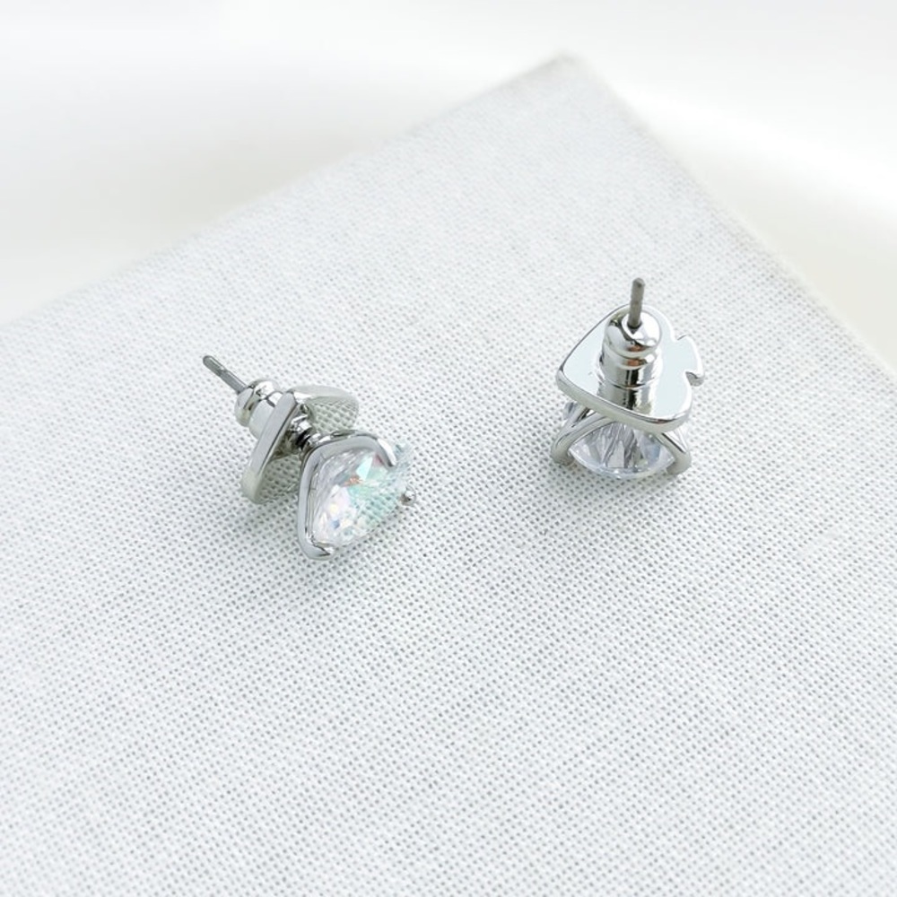 KATE SPADE • Brilliant Statements Clear Tri-Prong Stud Earrings - Picture 3 of 7